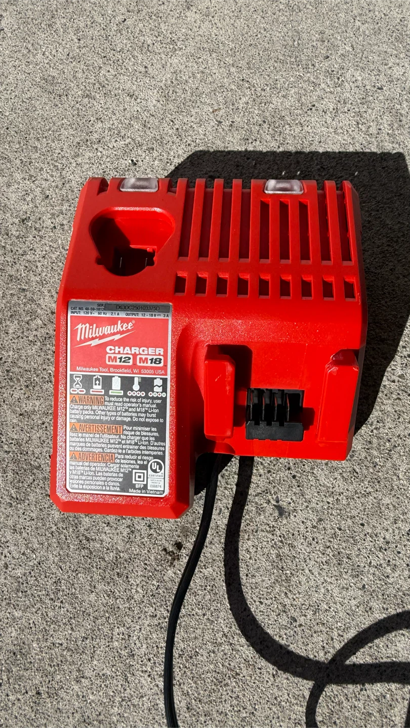 Milwaukee M18 Hammer Drill with Battery and Charger - photo 5