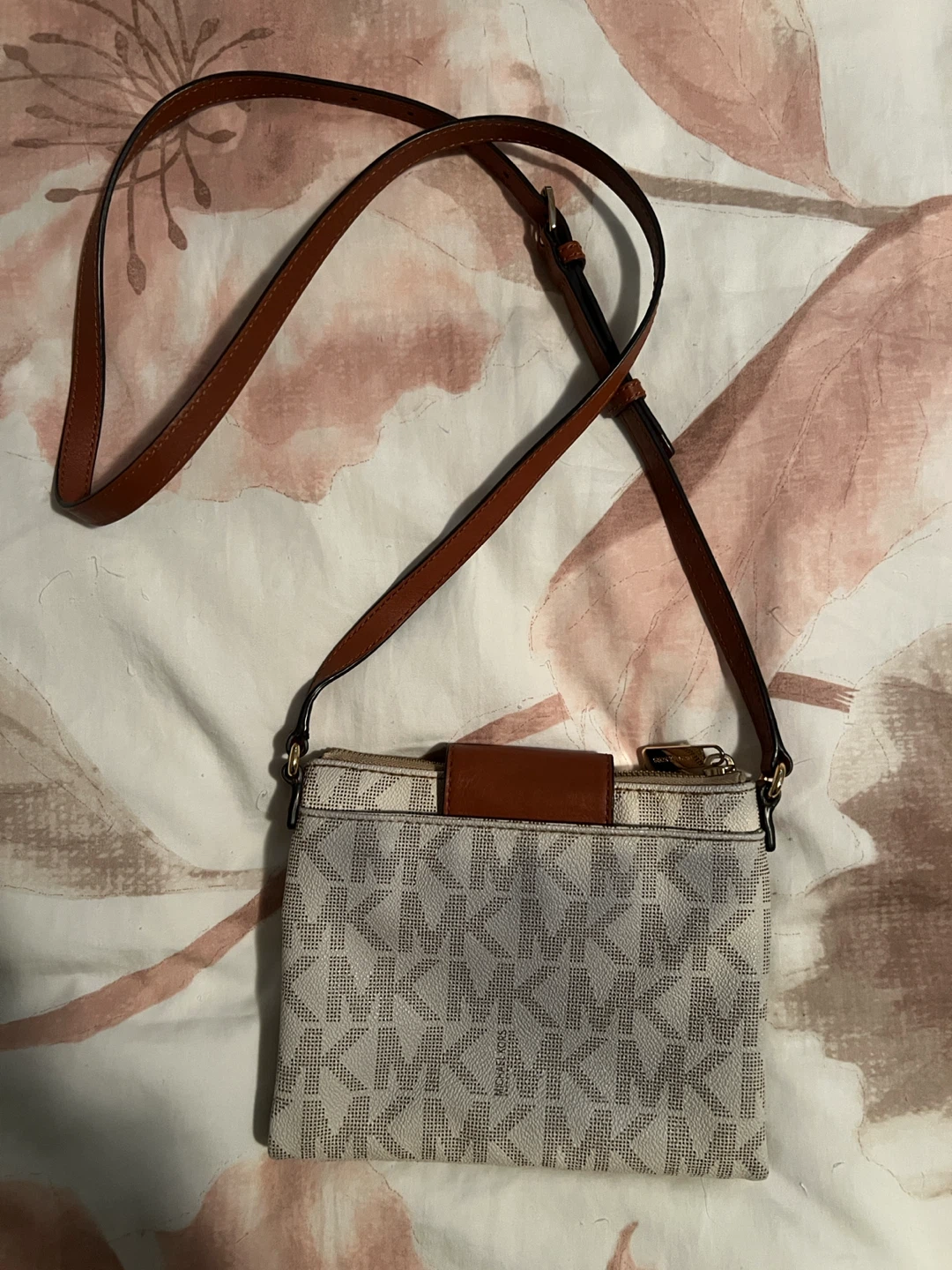 Michael Kors Crossbody Bag - photo 2