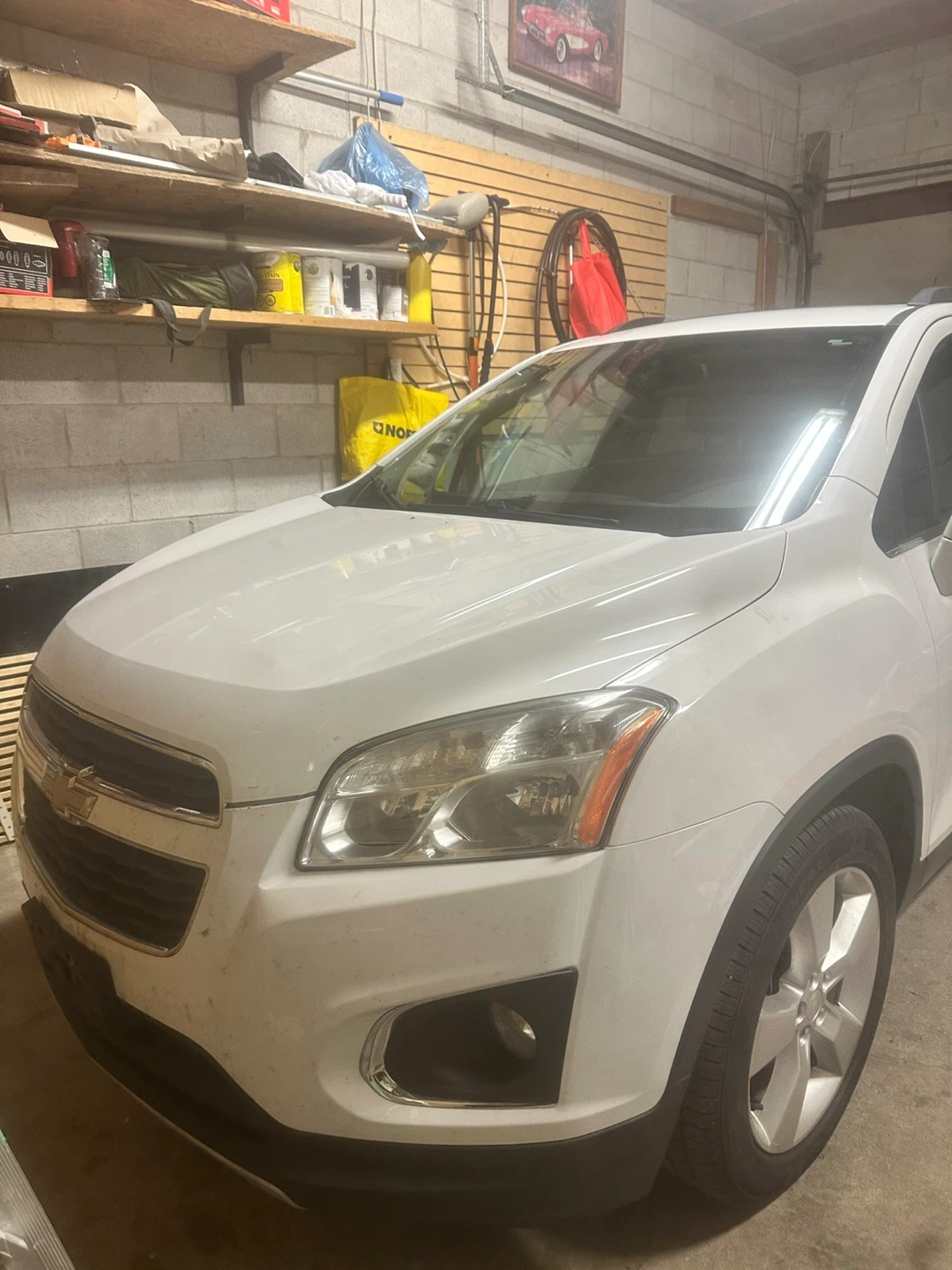 Chevrolet Trax White SUV - photo 2