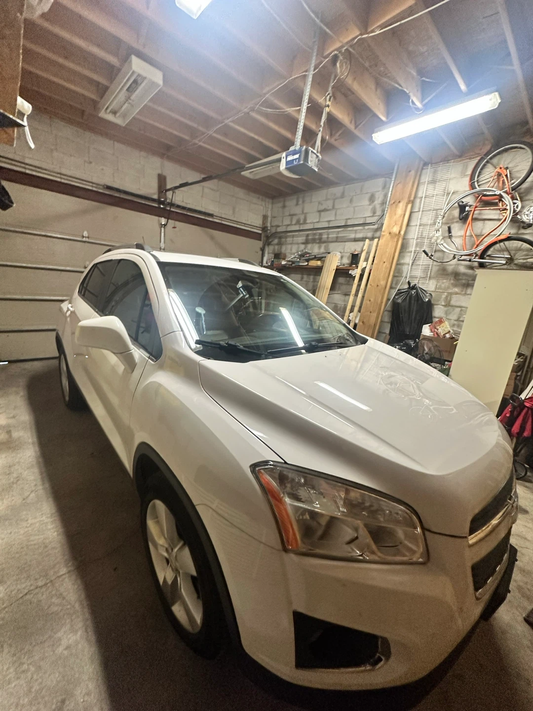 Chevrolet Trax White SUV - photo 3