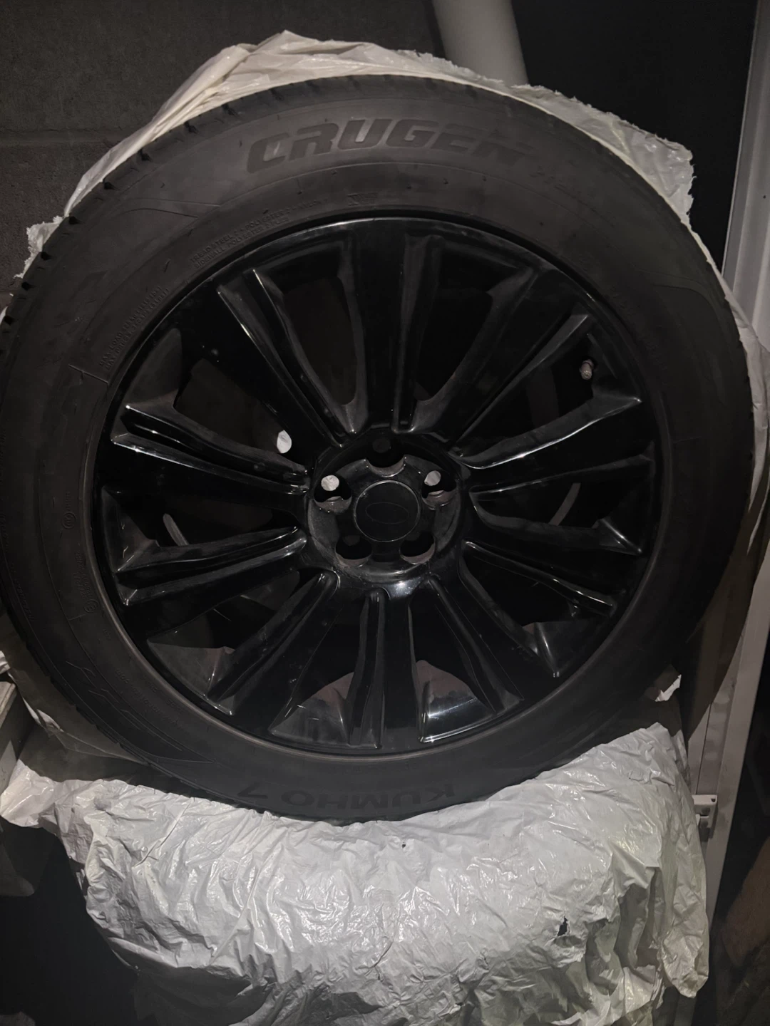 RANGE ROVER RIM AND SUMMER TIRES