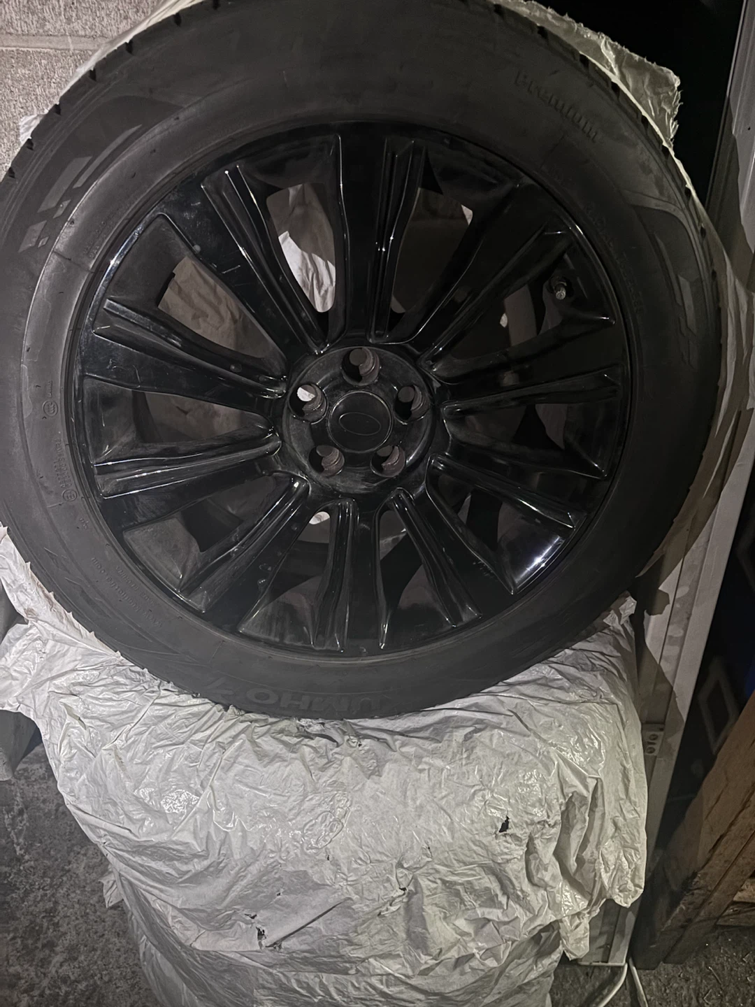 RANGE ROVER RIM AND SUMMER TIRES - photo 3