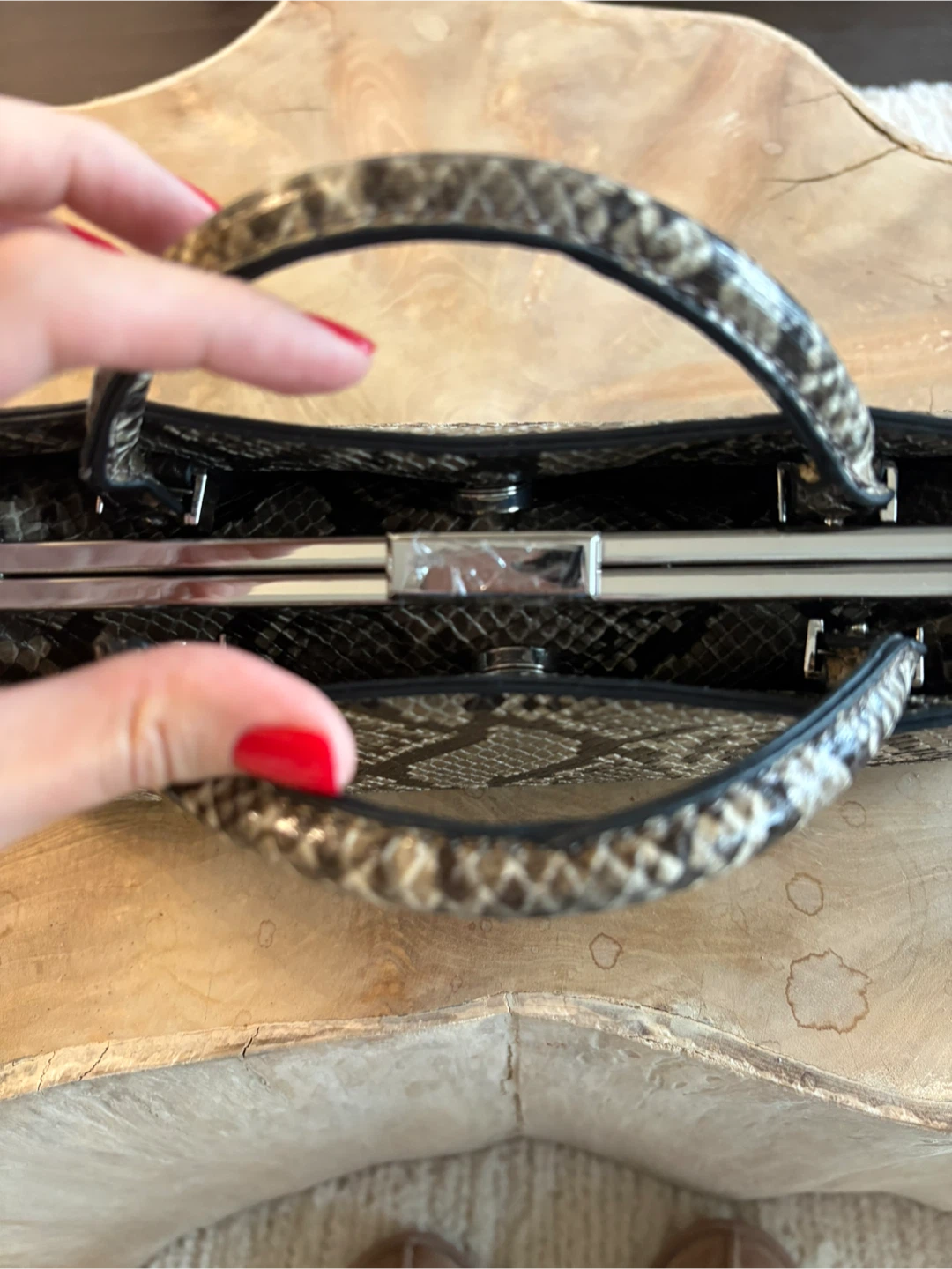 BNWT BCBG Snake 🐍 Python Handbag LIKE REFORMATION LARA BAG! - photo 5