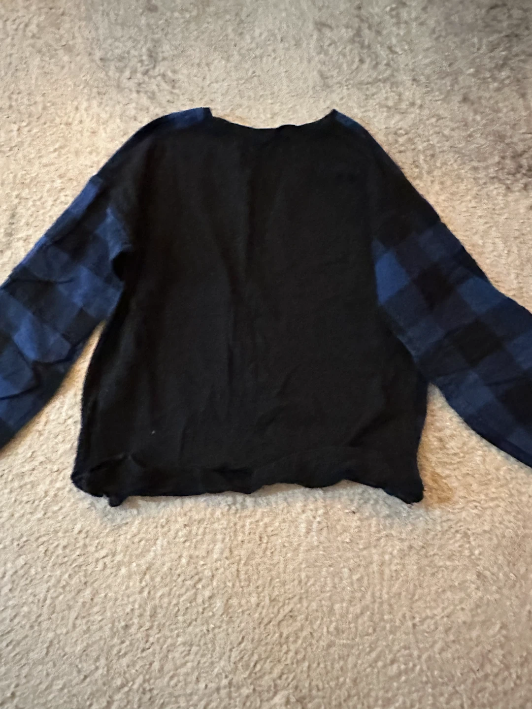 Blue and black plaid long sleeve sweater - photo 2