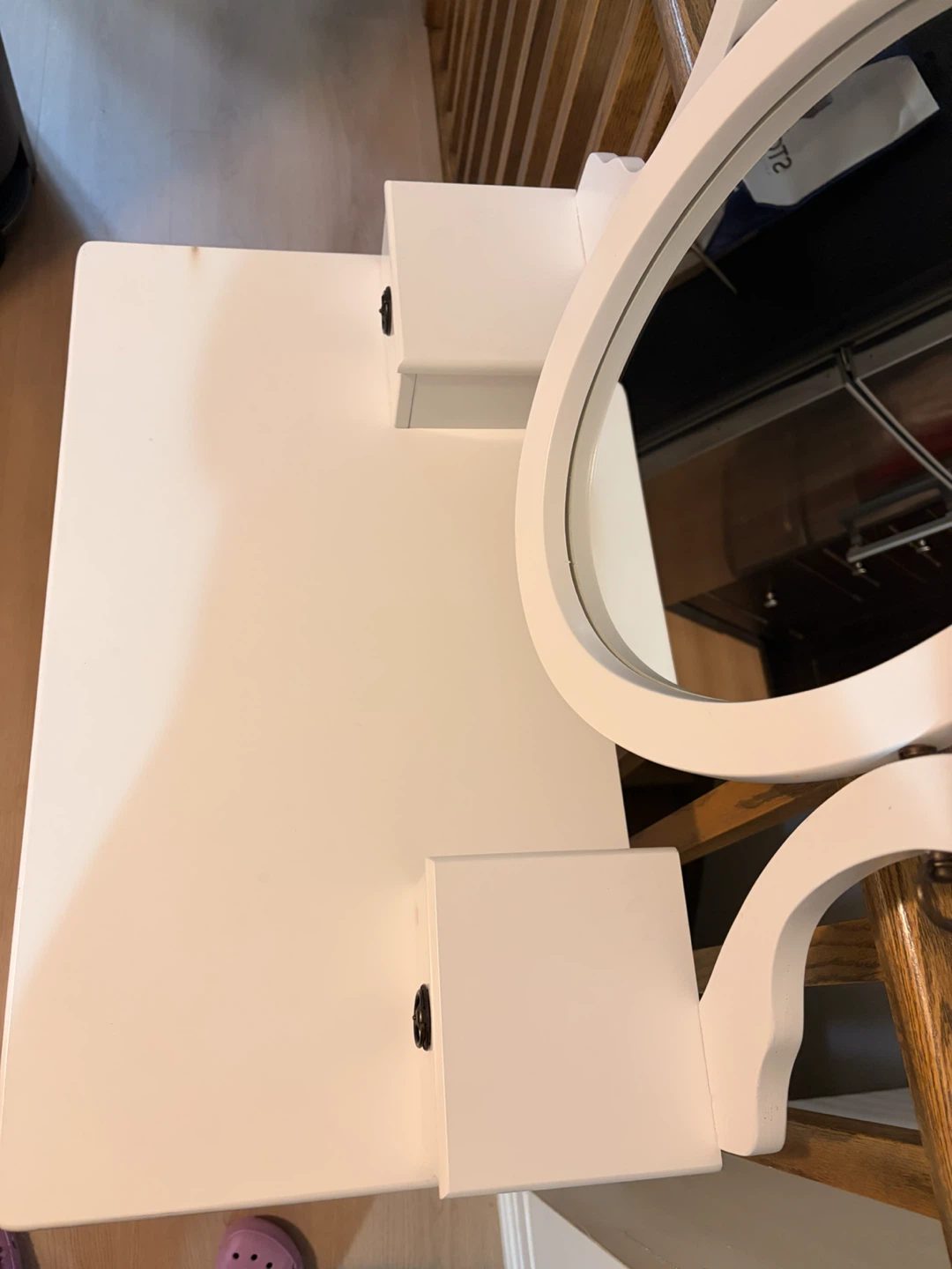 White Vanity Table with Mirror - photo 4