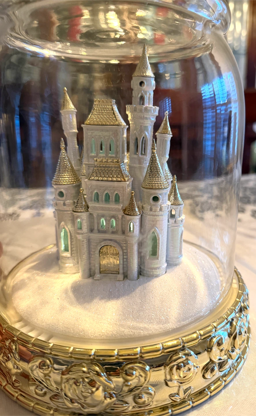 Disney Princess Lighted Castle Snow Globe - photo 2