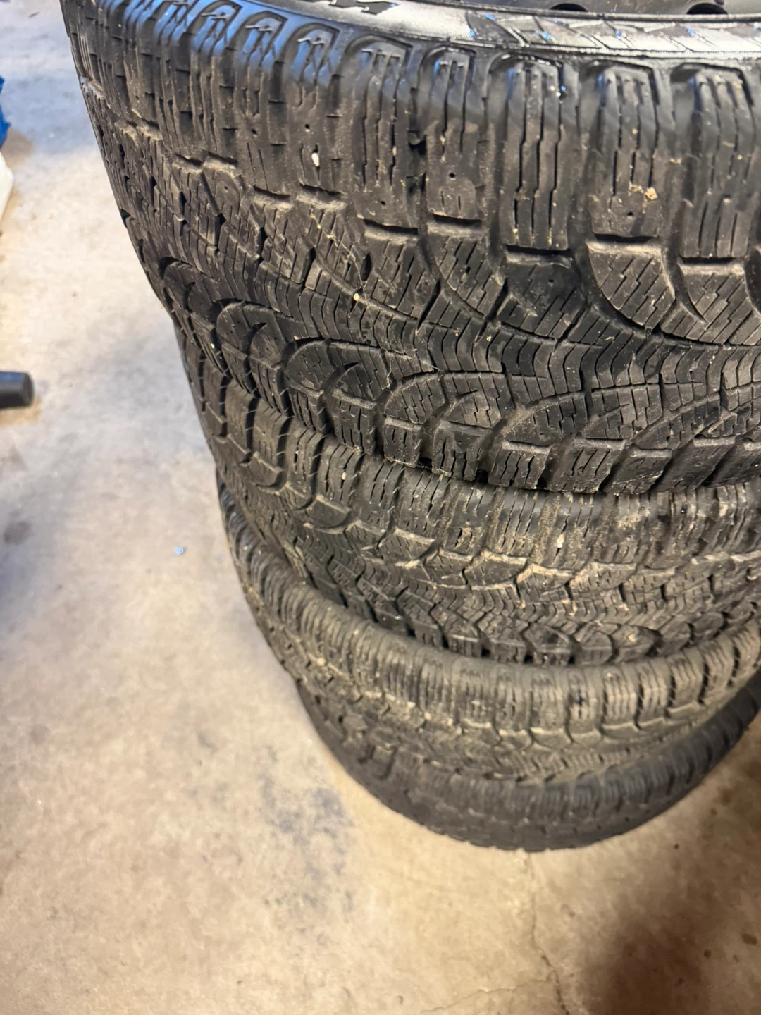 Pirelli Winter Tires 235/45R17 - photo 3