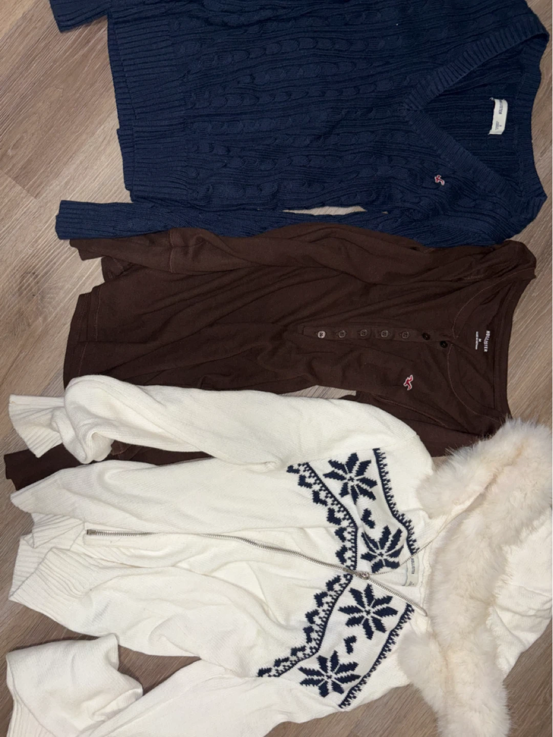 Hollister Sweater and Long Sleeve Bundle