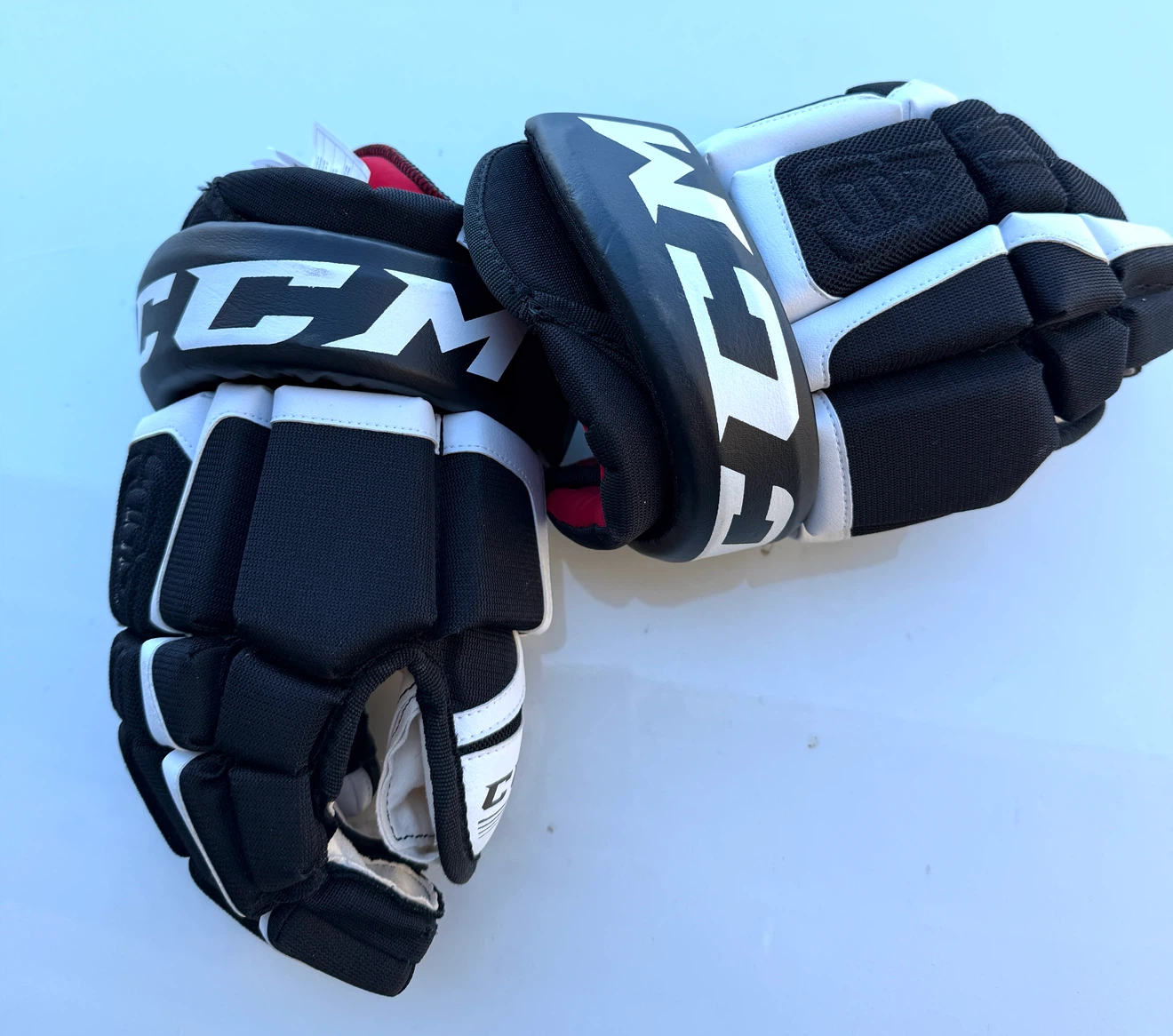 CCM U+06 Hockey Gloves (size 13)