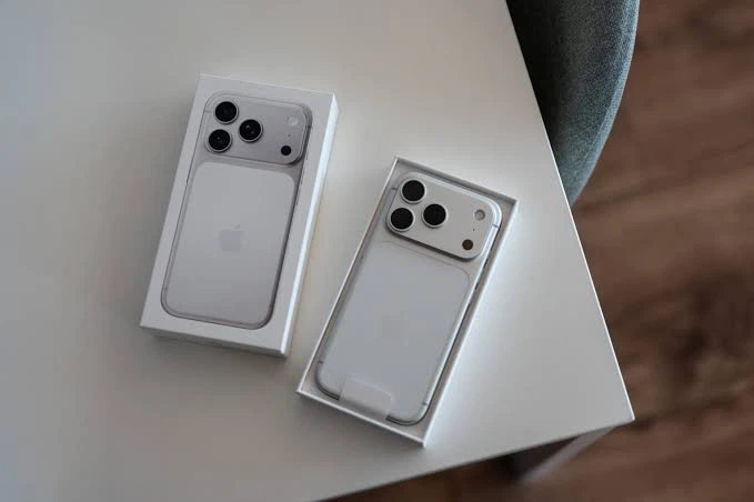 iPhone 17 pro starlight 256 gb