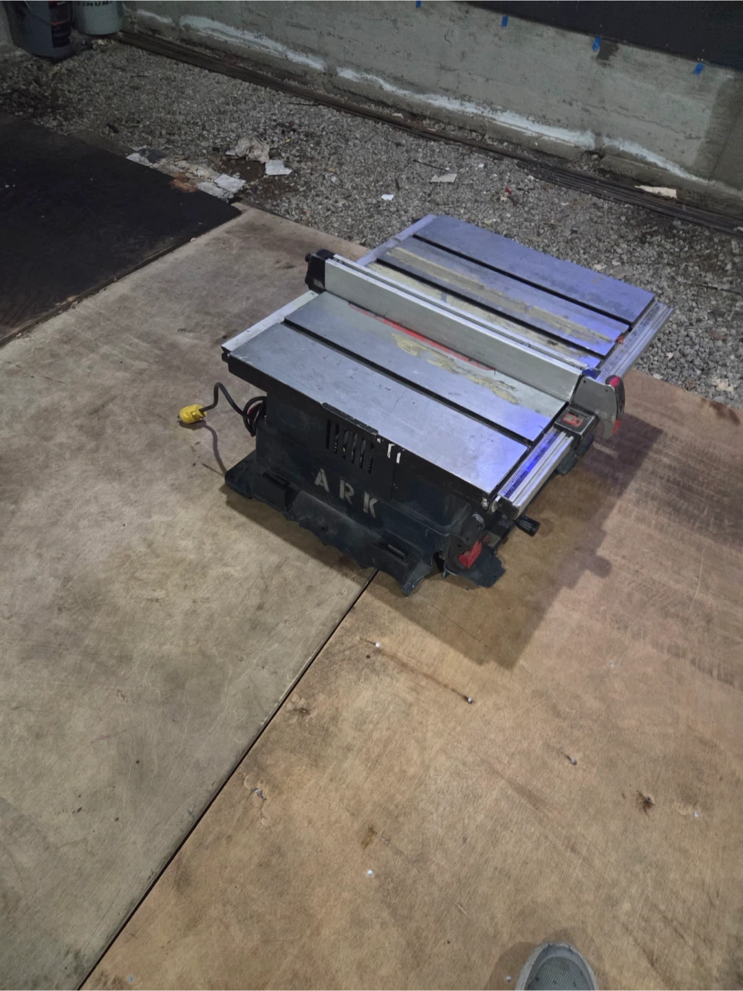 Bosch 4000 10-inch Table Saw - photo 2