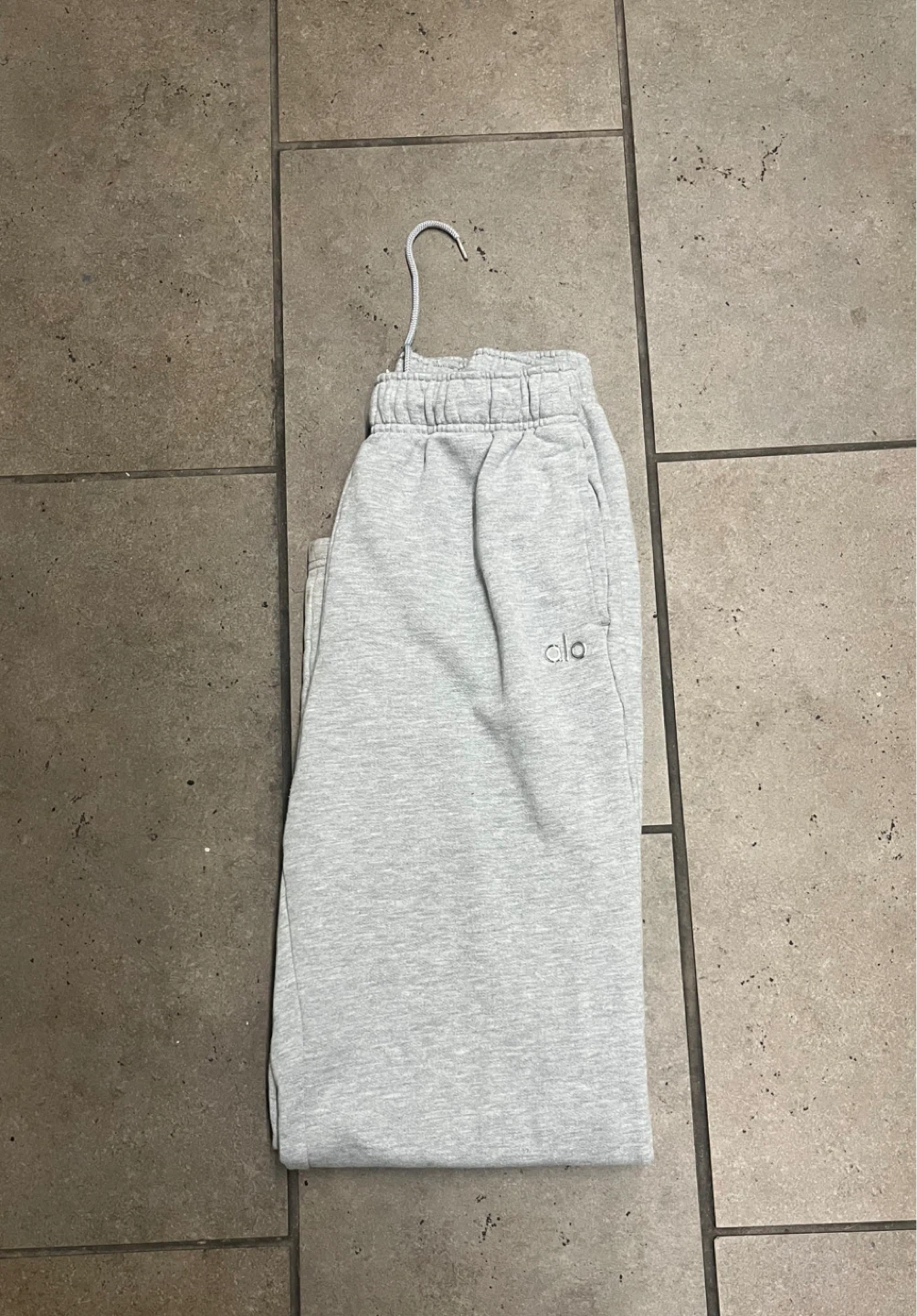 Alo Yoga Heather Gray Sweatpants