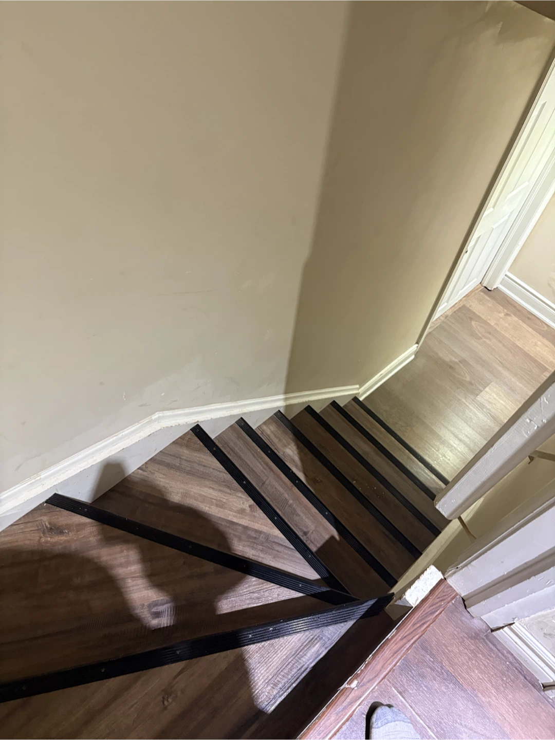 Basement for rent - photo 2