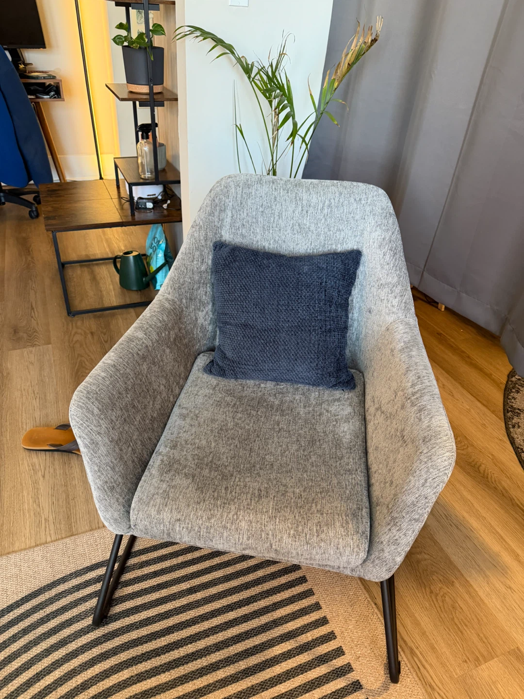 Modern upholstered accent chair