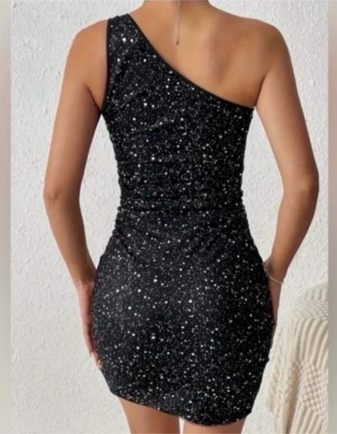 Black sparkly one-shoulder dress - photo 3