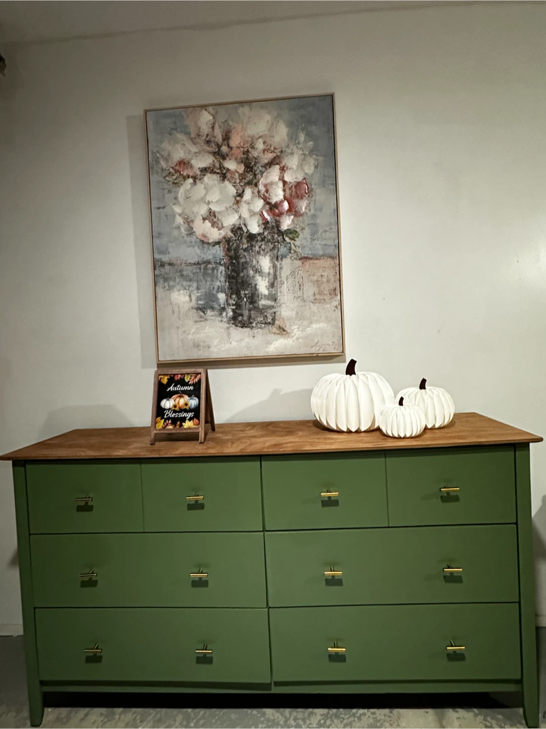 Green Eight-Drawer Dresser with Gold Handles - photo 2