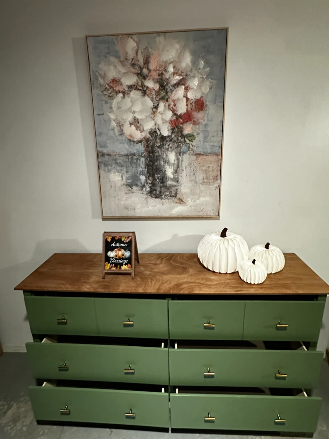 Green Eight-Drawer Dresser with Gold Handles - photo 5
