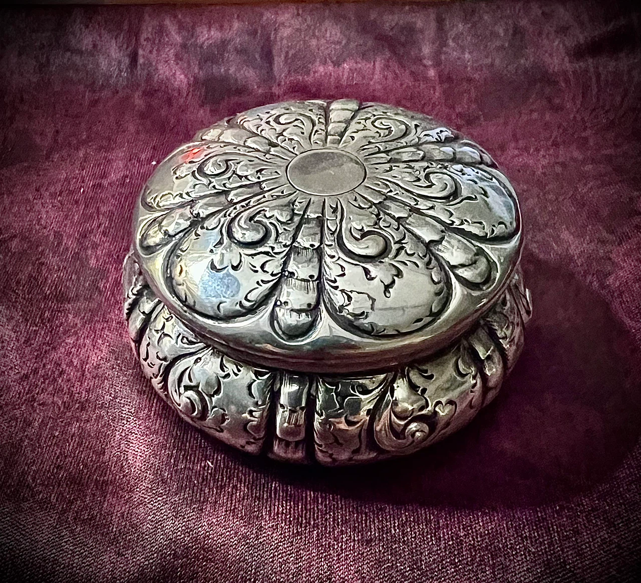 Antique Theodore B. Starr Sterling Repousse Box c1900 | 40.8g