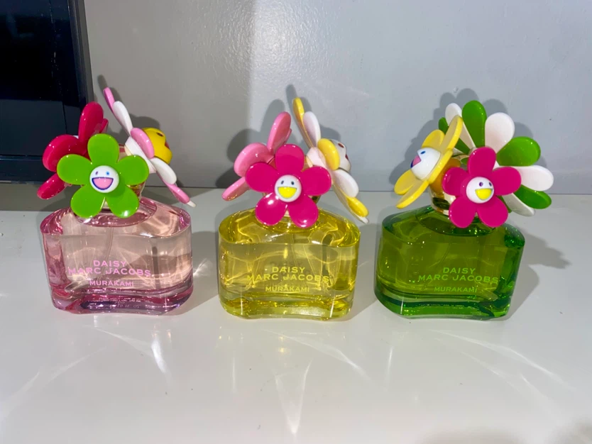 Designer perfumes and makeup - photo 2