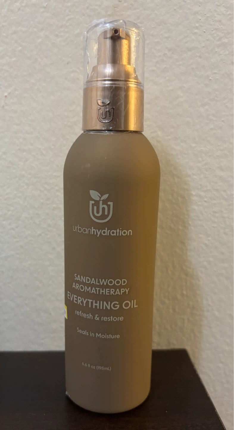 NEW-Urban Hydration Sandalwood Aromatherapy Everything Oil