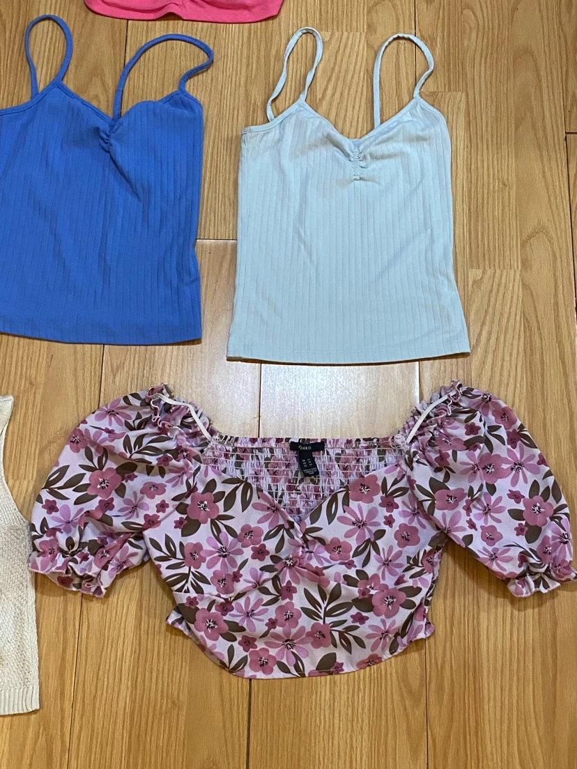 ❤️Assorted Women's Crop Top Bundle - photo 4
