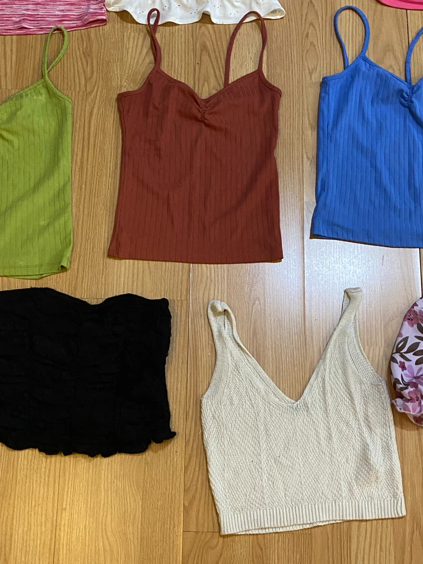 ❤️Assorted Women's Crop Top Bundle - photo 5