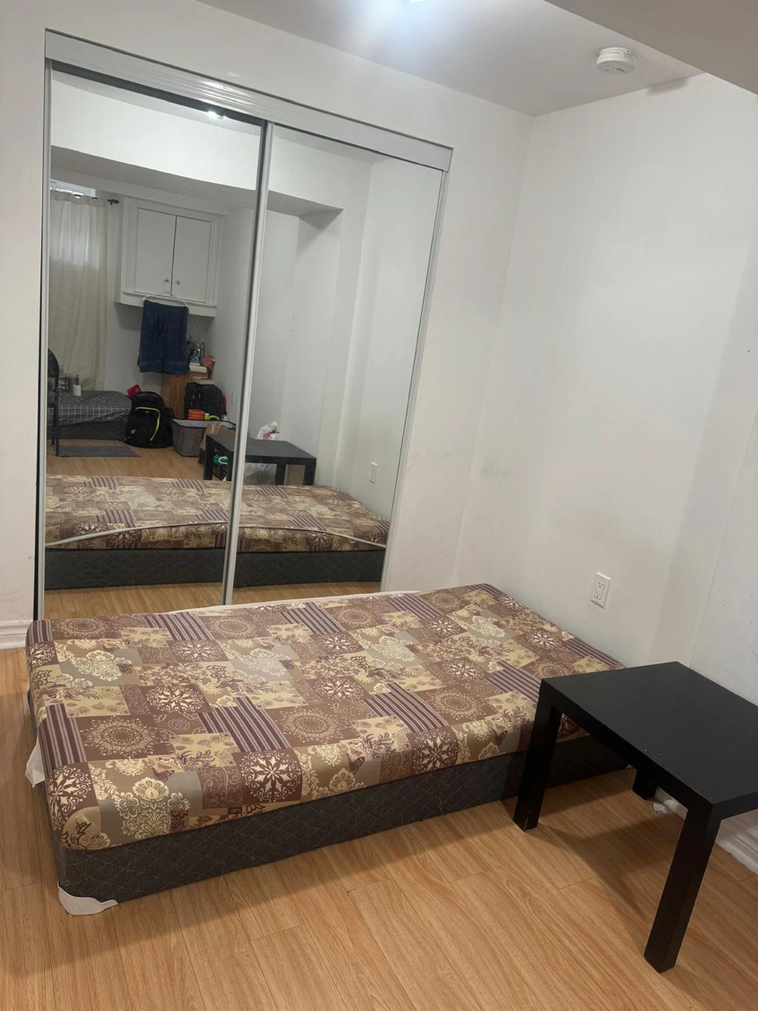 ROOM FOR RENT (looking for male tenant)