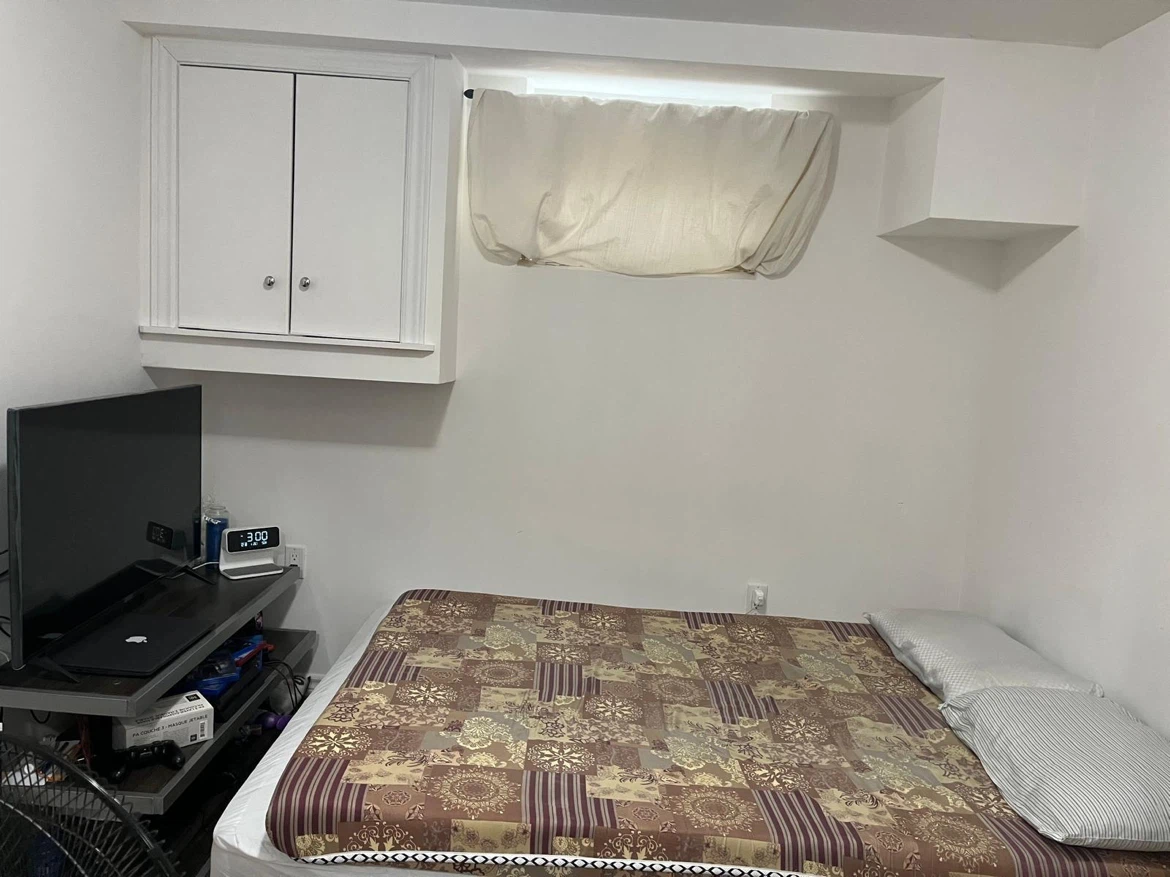 ROOM FOR RENT (looking for male tenant) - photo 2