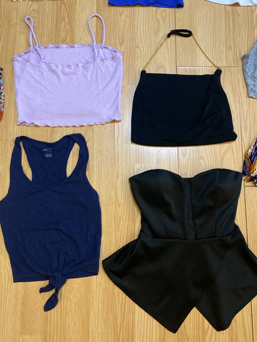 ❤️Assorted Women's Crop Tops and Tanks - photo 2