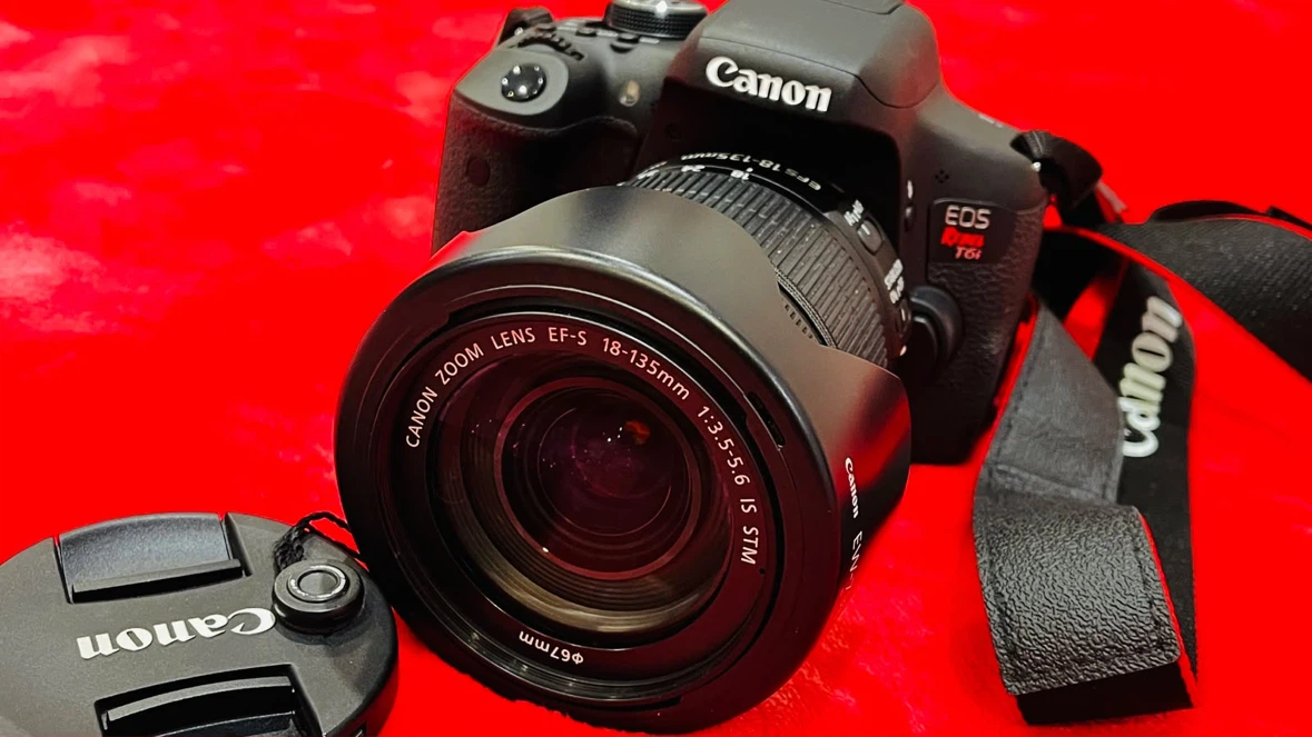 Canon EOS Rebel T6i DSLR Camera with EF-S 18-135mm IS STM Lens