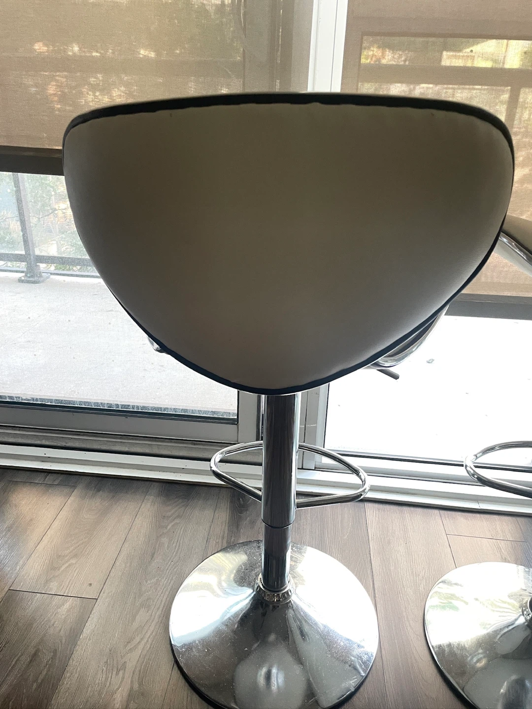 Set of 3 Shultz swivel bar stools - White/Black - photo 3