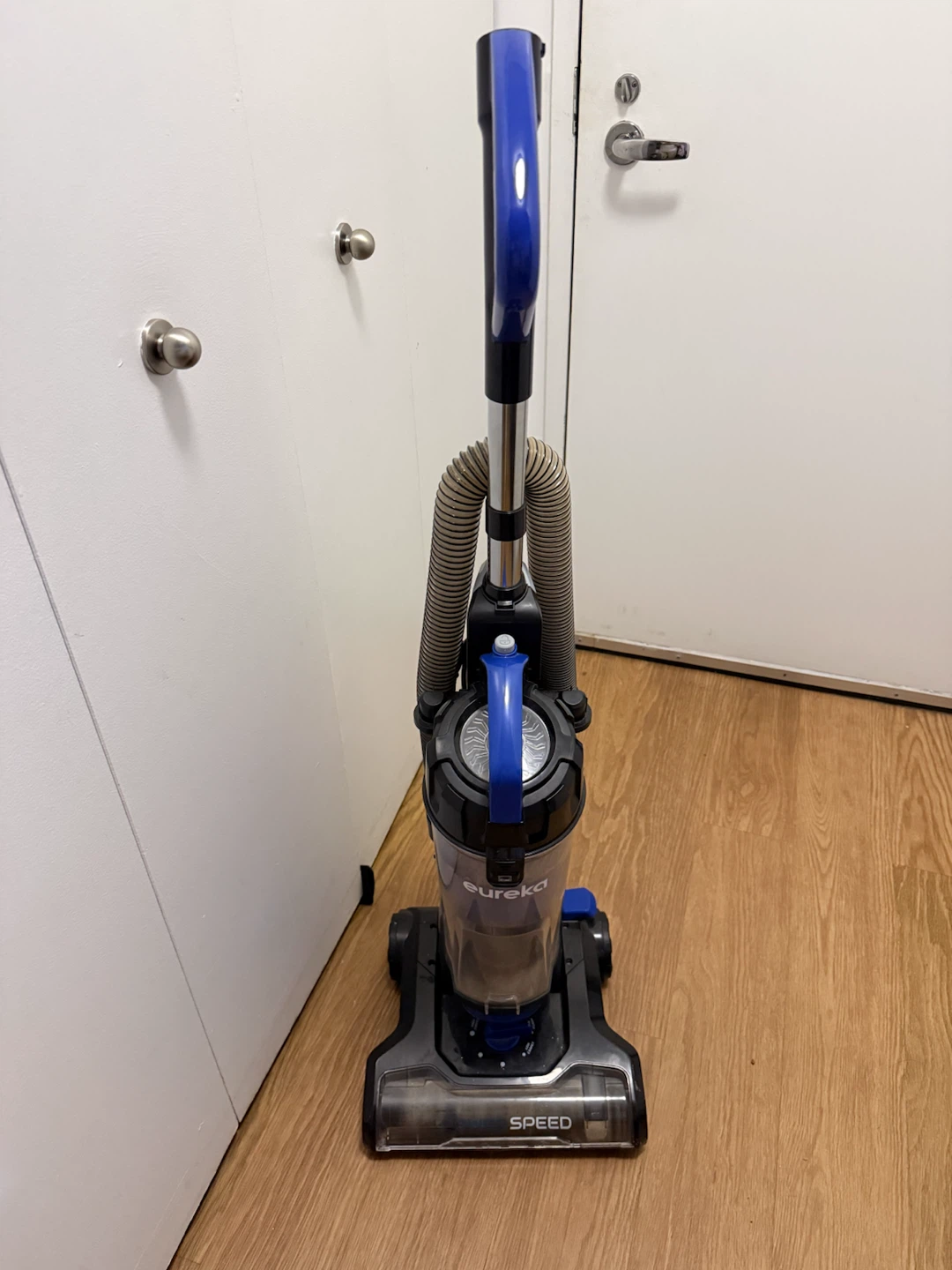 Selling a power vacuum cleaner