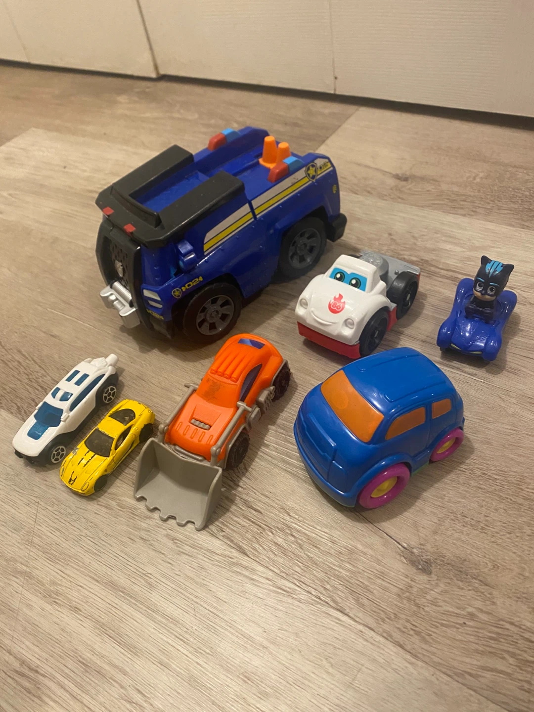 Small vehicle toy lot