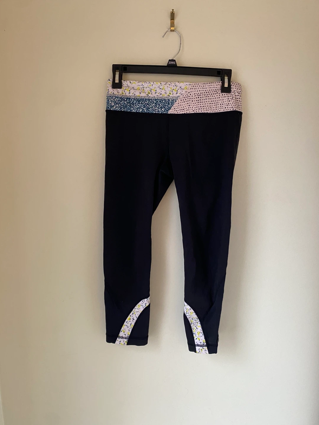 Lululemon Athletic Leggings Size 6 Capri Run Inspire