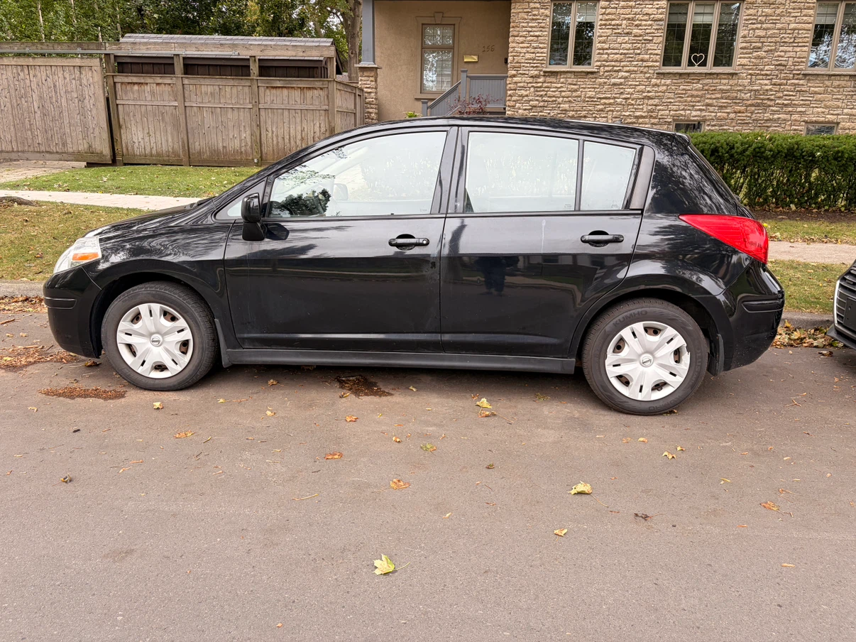 Selling Nissan Versa 2012 - photo 2