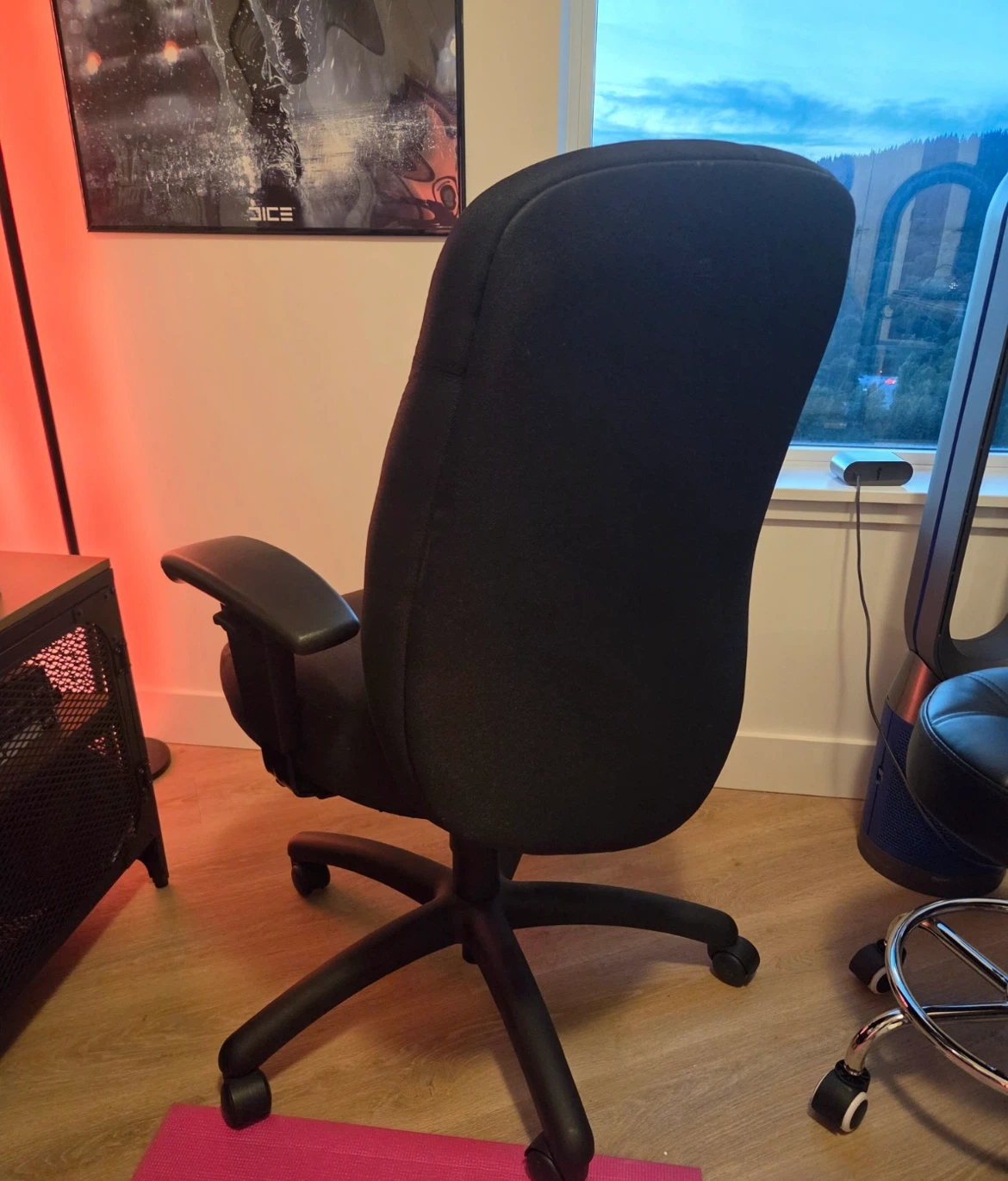 Black Ergonomic Office / Desk Chair – Adjustable - photo 2
