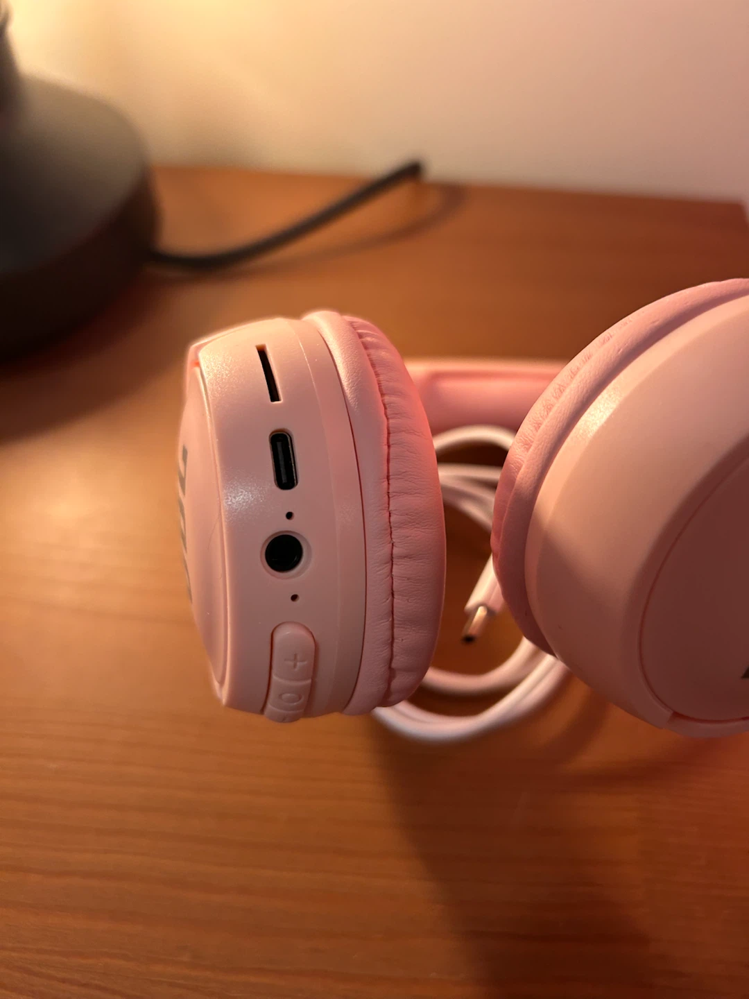 Wireless On-Ear Bluetooth Headphones + Charging Cable NO BRAND - photo 2