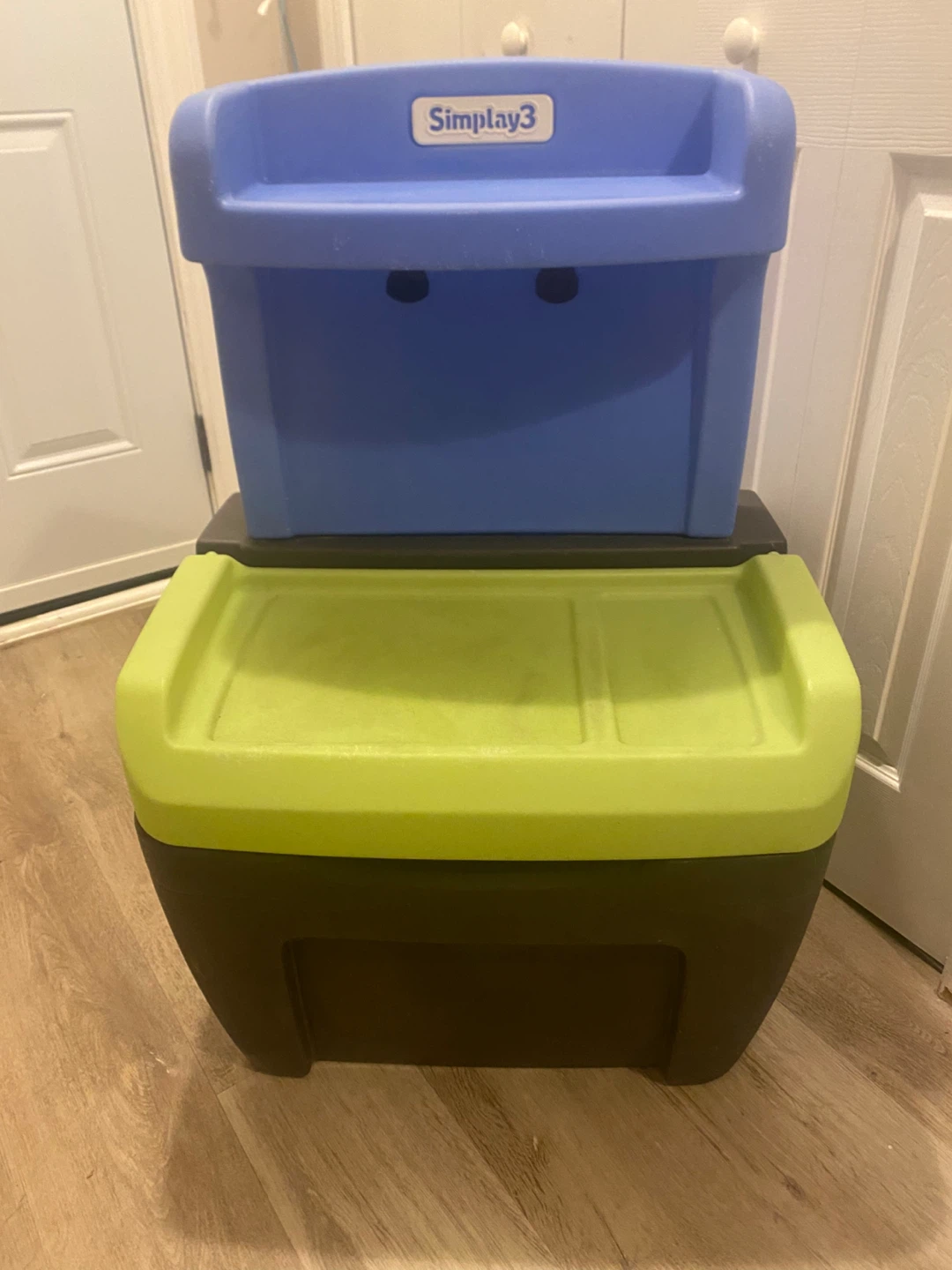 Toy box/activity desk - photo 2