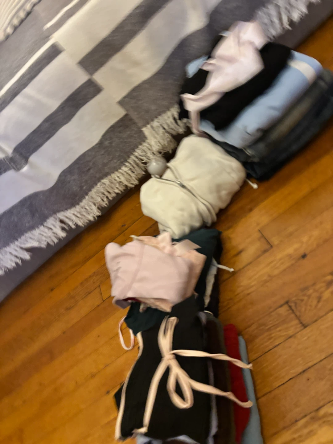 VIDEO (including every piece) Women’s Trendy Clothing Bundle - photo 2