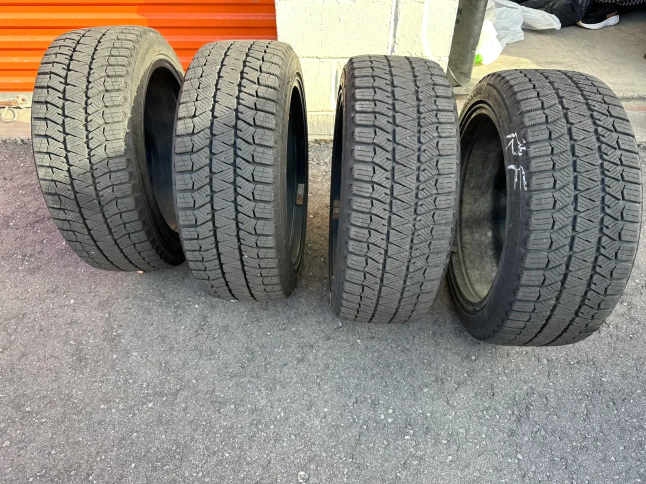Bridgestone Blizzak WS90 Winter Tires 225/45R18 - photo 4