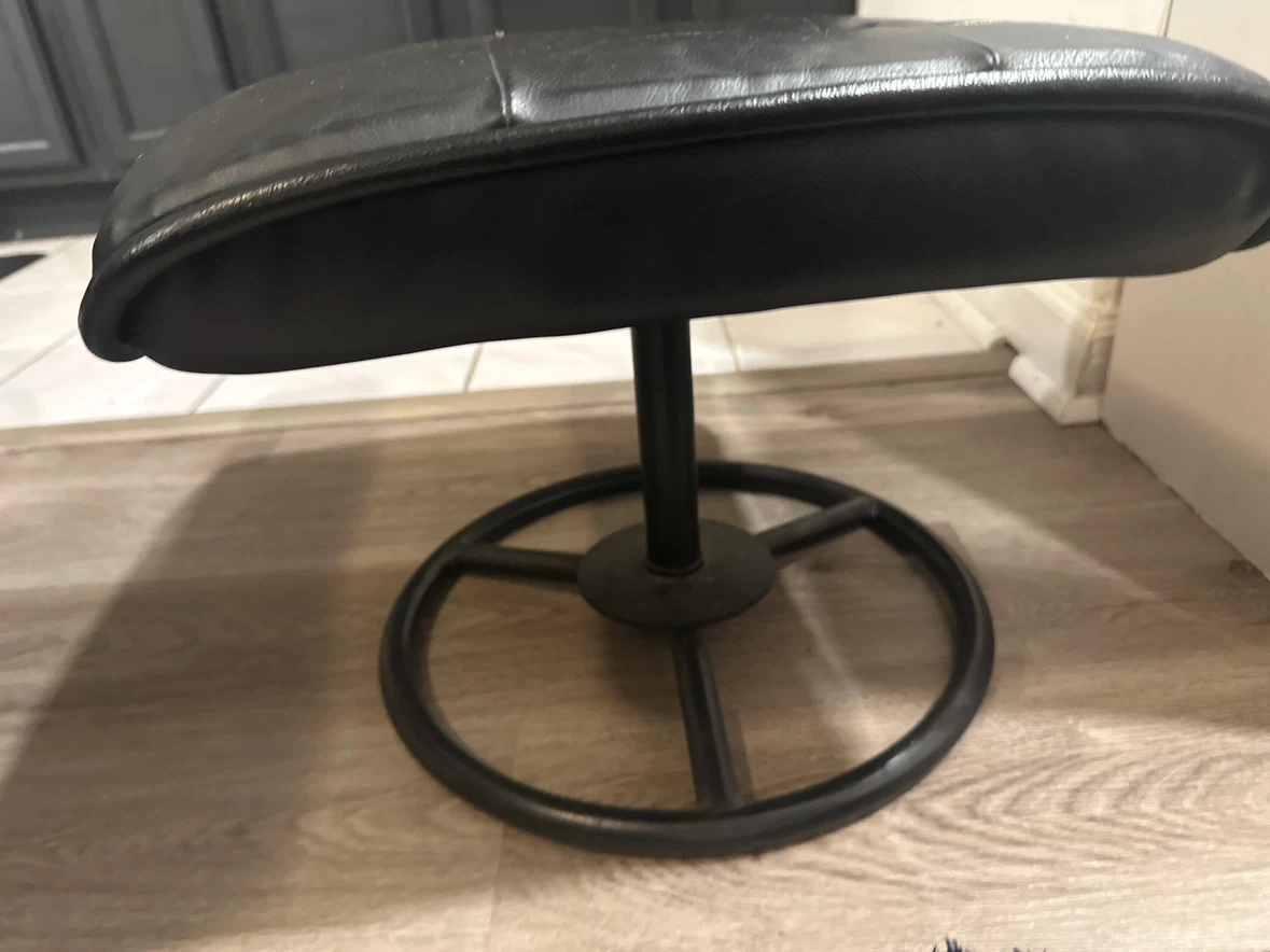 Black Reclining Chair with Matching Ottoman - photo 4