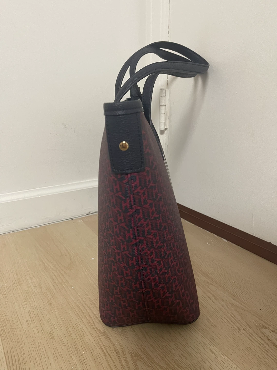 Tommy Hilfiger Monogram Tote Bag - photo 3