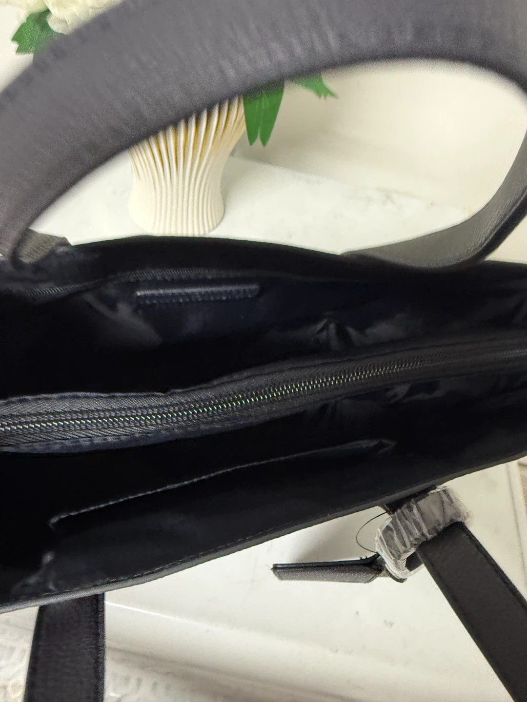 Tommy Hilfiger Monogram Tote Bag - photo 5