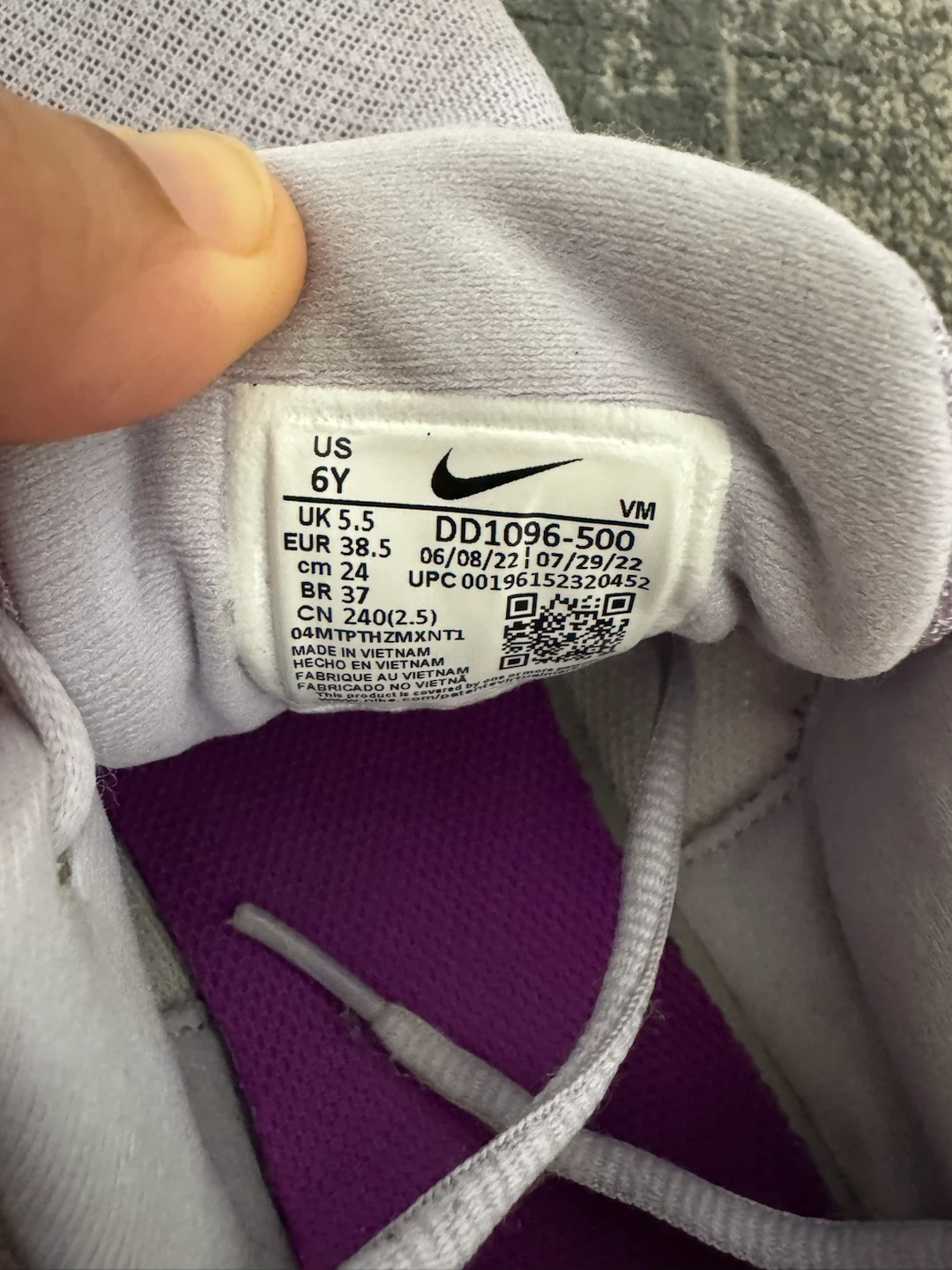 Nike Youth Sneakers Size 6Y - photo 4