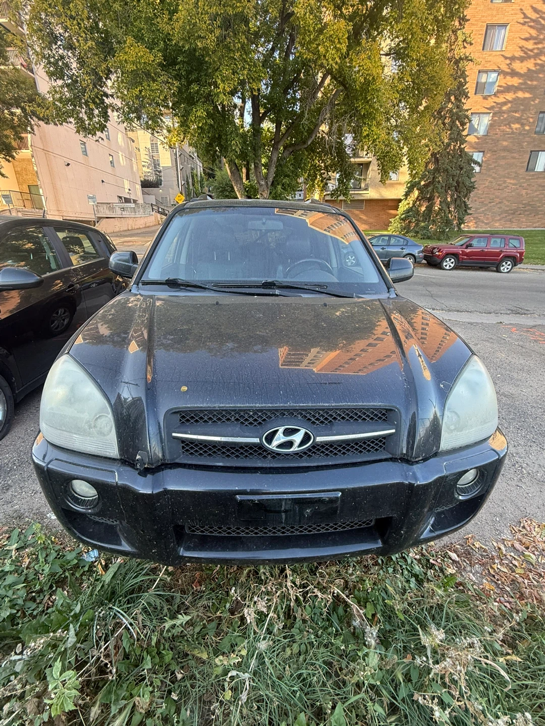 Black Hyundai Tucson SUV