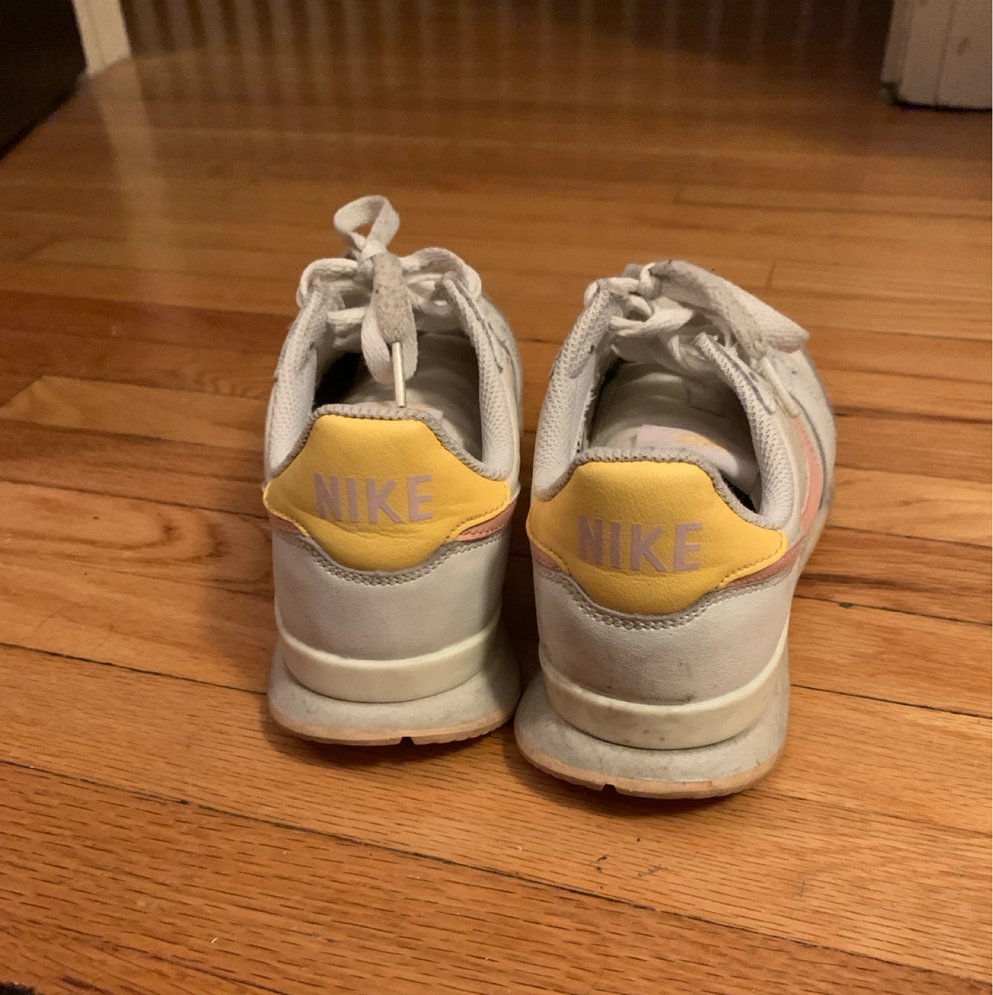 White Nike Sneakers Women’s 6 - photo 4