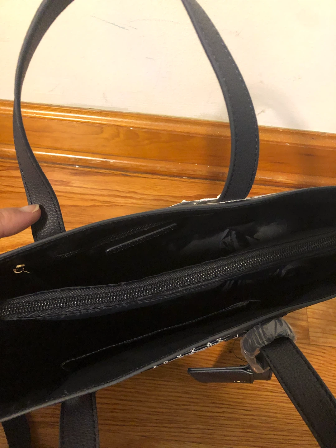 Tommy Hilfiger Monogram Tote Bag - photo 4
