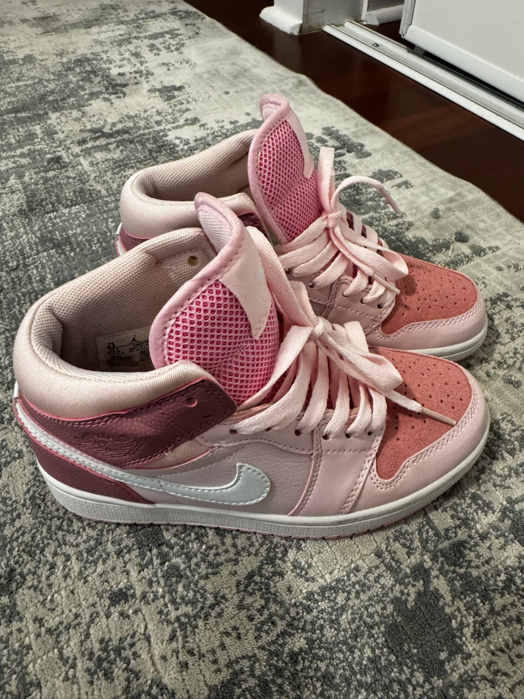 Nike Air Jordan 1 Mid Pink Sneakers US 5.5