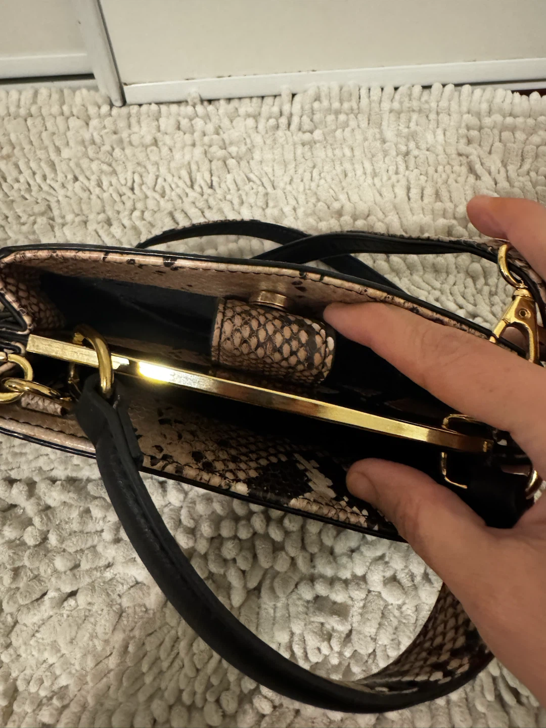 ALDO black handbag with snake print details - photo 5