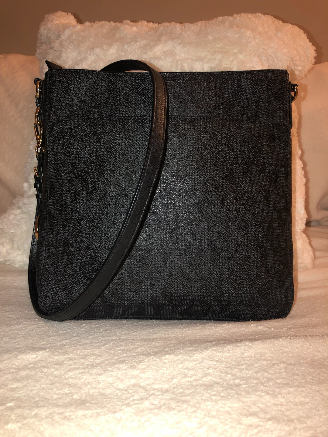 Authentic Michael Kors Black Logo Crossbody Bag New - photo 2